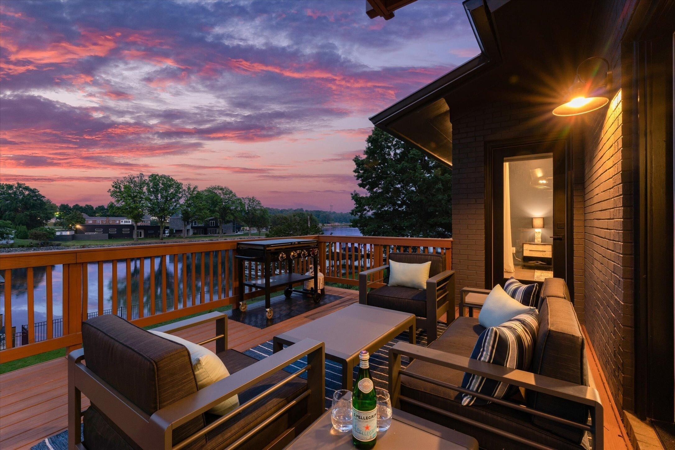 Nhà, nhiều giường (Elysian Shores w/Heated Pool & Option) | Hiên