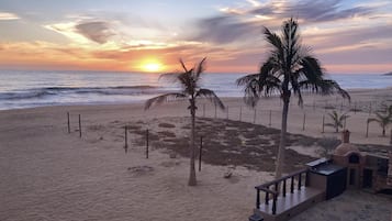 Am Strand, Liegestühle, Strandtücher