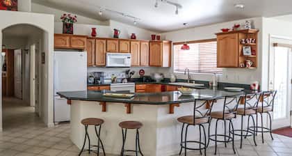 Poppy House:Charming Prescott - Serene Mtn Views