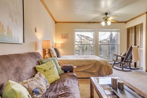 Free Internet, bed sheets