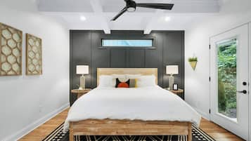 5 間睡房、書桌、熨斗/熨衫板、可攜式嬰兒床