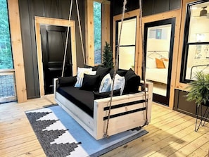 4 bedrooms, desk, iron/ironing board, travel crib