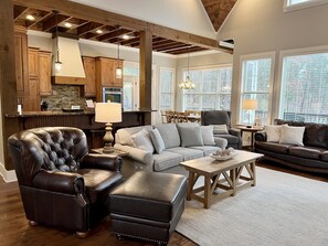 Smart TV, fireplace, DVD player, books - Hidden Gem Lakeside Retreat w/Private Dock & Slip (Spring City)