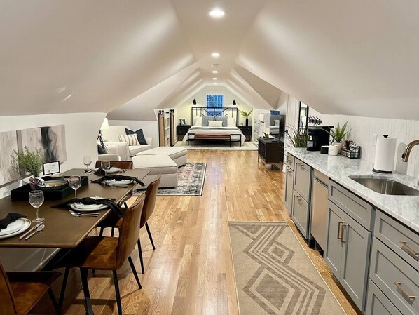 1 soverom, strykejern/-brett, wi-fi (inkludert) og sengetøy