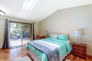 3 室のベッドルーム、アイロン / アイロン台、WiFi、ベッドシーツ