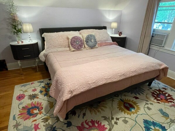 3 habitaciones, escritorio, wifi gratis y ropa de cama