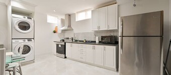 The  Vistana Brampton 2Bedroom Contemporary designed spacious apartment!