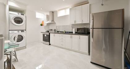 The Vistana Brampton 2Bedroom Contemporary designed spacious apartment!