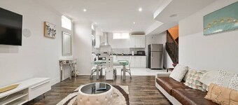 The  Vistana Brampton 2Bedroom Contemporary designed spacious apartment!