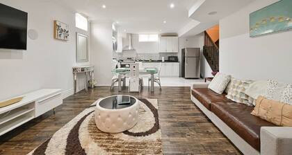 The Vistana Brampton 2Bedroom Contemporary designed spacious apartment!