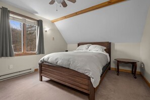 3 bedrooms, iron/ironing board, WiFi, bed sheets - Chimney Hill Retreat w/ Amenity Center & Fireplace (Wilmington)