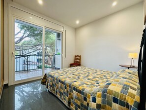 2 habitaciones, tabla de planchar con plancha y acceso a internet