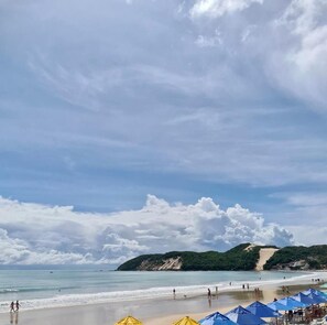 On the beach, 10 beach bars - Pousada Kabatukila Charme (Natal)