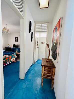 1 bedroom, individually decorated, individually furnished, bed sheets