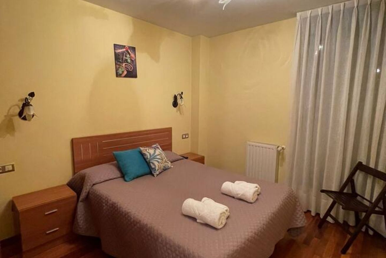 2 bedrooms, iron/ironing board, WiFi (free), bed sheets