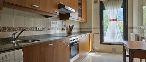 Fridge, microwave, oven, coffee/tea maker