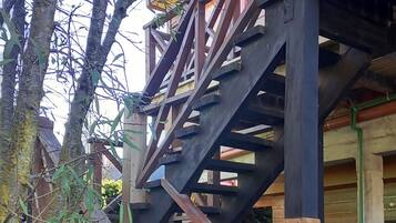 Vista frontal de la propiedad