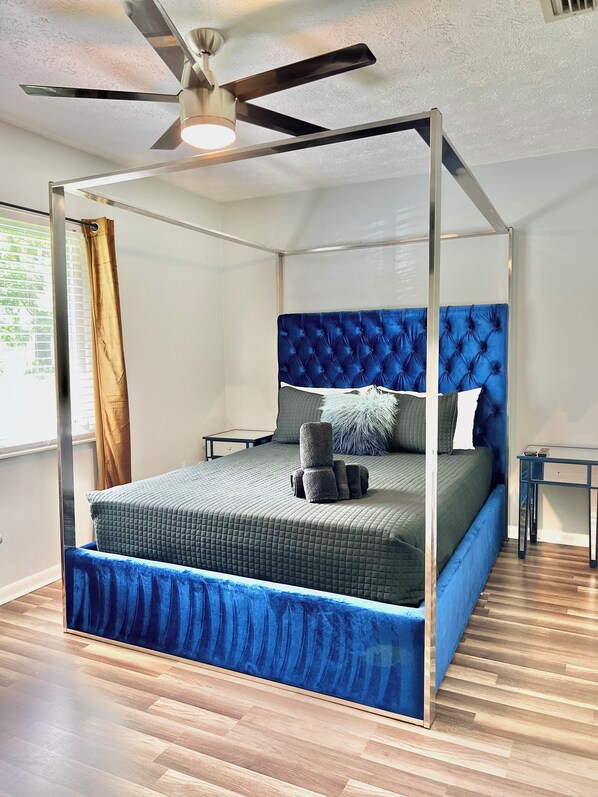 4 bedrooms, iron/ironing board, free WiFi, bed sheets