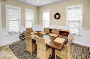 Dining - Steps From the Beach! Private Beach Home! Sleeps 10! (Santa Rosa Beach)