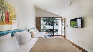 1 bedroom, Frette Italian sheets, premium bedding, down duvets