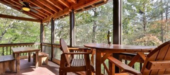 Peaceful Retreat~7 mins to town~Hot Tub,Fire Pit,Game Room, Fireplace & More!