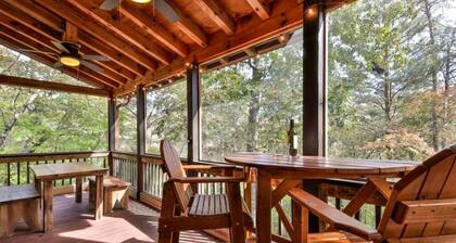 Peaceful Retreat~7 mins to town~Hot Tub,Fire Pit,Game Room, Fireplace & More!