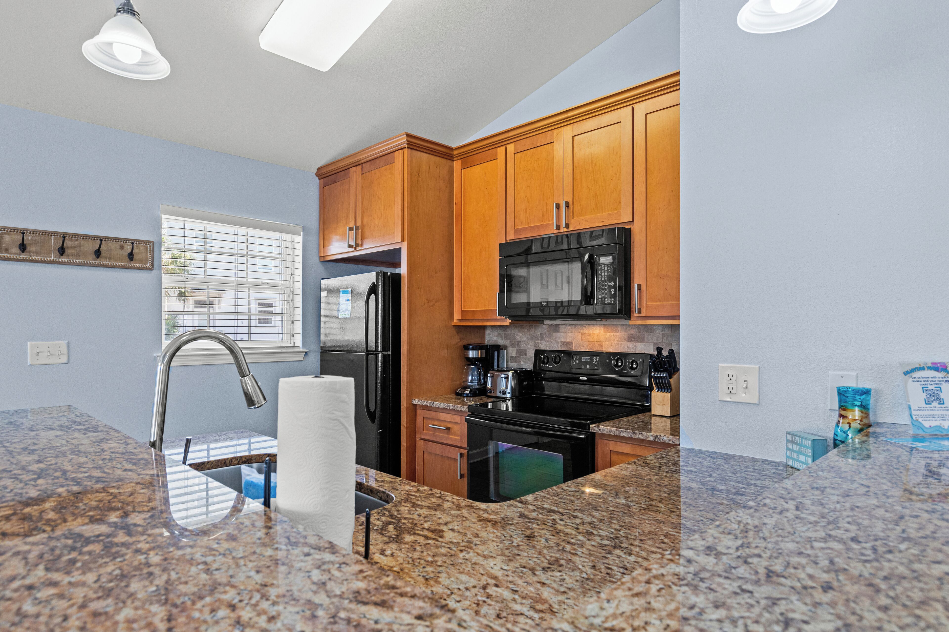 電冰箱、微波爐、烤箱、爐台