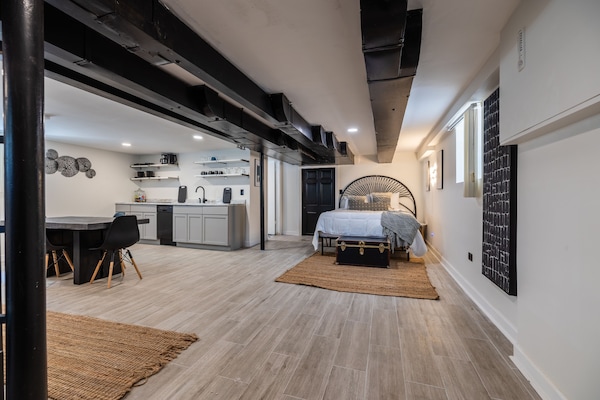 1 bedroom, desk, iron/ironing board, travel cot