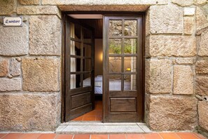 2 chambres, fer et planche à repasser, accès Internet, draps fournis