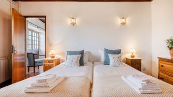 1 bedroom, internet, bed sheets