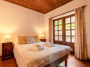12 bedrooms, internet