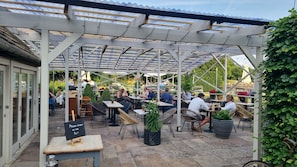 Exterior - The Ragged Cot (Stroud)