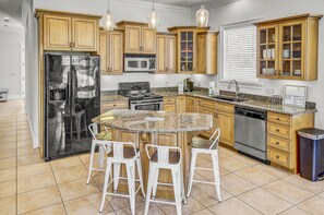 獨棟房屋, 多張床, 陽台, 花園景觀 | 私人廚房 | 電冰箱、微波爐、烤箱、爐台