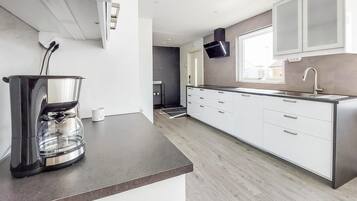 KylskÄp, ugn, spishÀll och diskmaskin