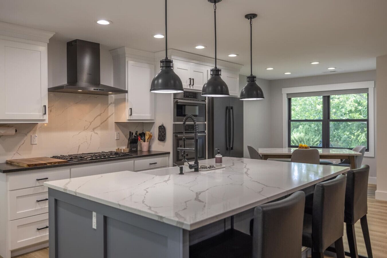 ثلاجة، ميكروويف، فرن، موقد طهي مسطح