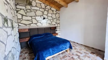 Cabin | 2 bedrooms, free WiFi, bed sheets