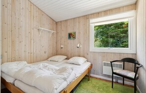 3 bedrooms, travel crib, free WiFi - Beautiful home in Sejerø with kitchen (Sejerø)
