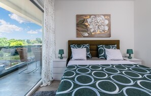 4 Schlafzimmer, Zimmersafe, Bügeleisen/Bügelbrett, kostenloses WLAN