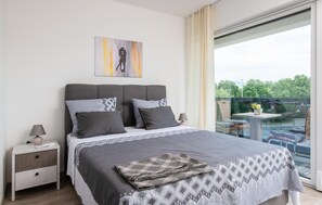 4 bedrooms, in-room safe, iron/ironing board, free WiFi - Gorgeous home in Labin (Labin)
