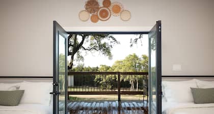 Serene Hill Country Casita ~ Scenic View ~ Patio
