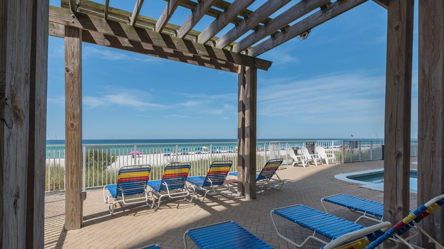 Ocean Reef 1106 - Lazy Daze