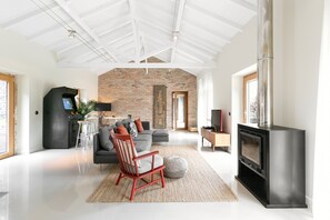 TV, video games - Casa do Vale - Nature Retreat with Private Pool (Óbidos)