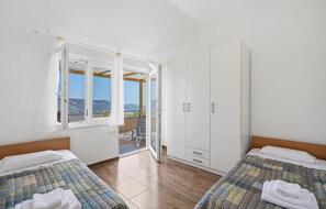 2 soverom, strykejern/-brett, reiseseng for barn og wi-fi (inkludert)