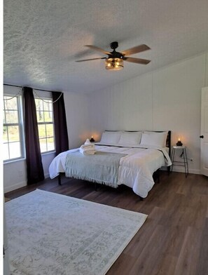 3 bedrooms, bed sheets