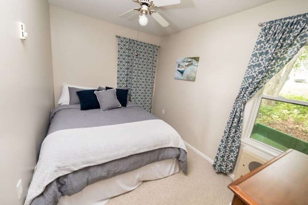 The Snowshoe Inn at Great Sacandaga Lake Saratoga County Vrbo