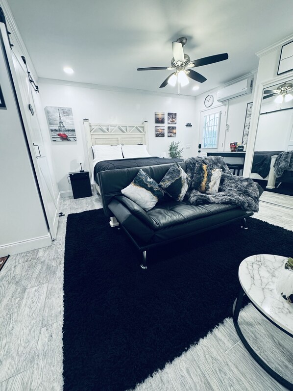 1 bedroom, in-room safe, desk, free WiFi