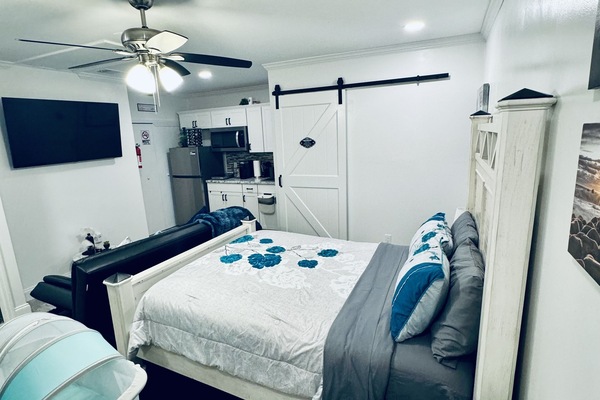 1 bedroom, in-room safe, desk, free WiFi