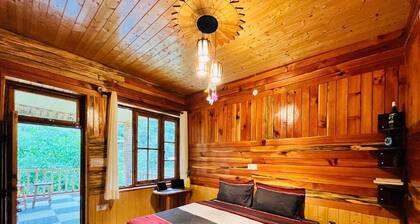 Hipostel Tirthan - King Room with Mountain View
