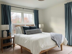 3 bedrooms, travel cot, free WiFi, bed sheets