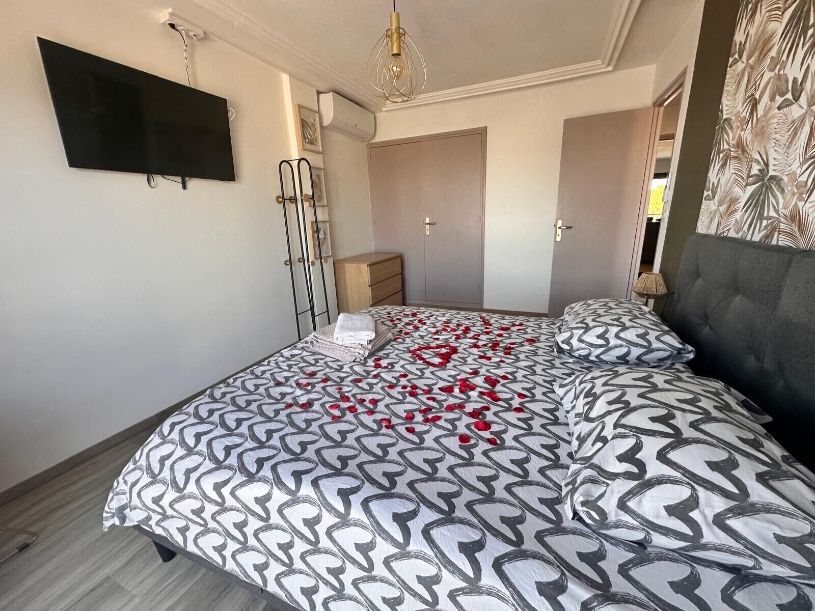 2 多间卧室、熨斗/熨衣板、WiFi